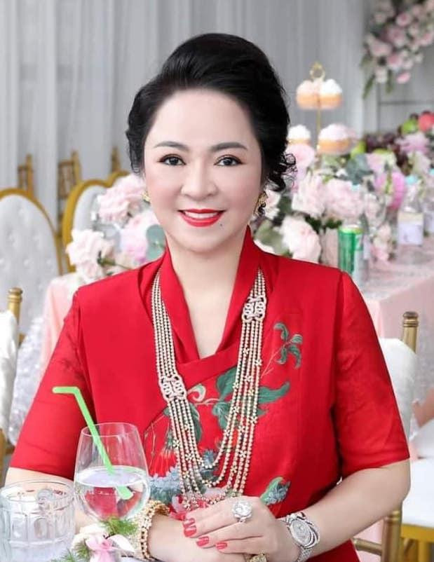 Bà Nguyễn Phương Hằng Bà Nguyễn Phương Hằng