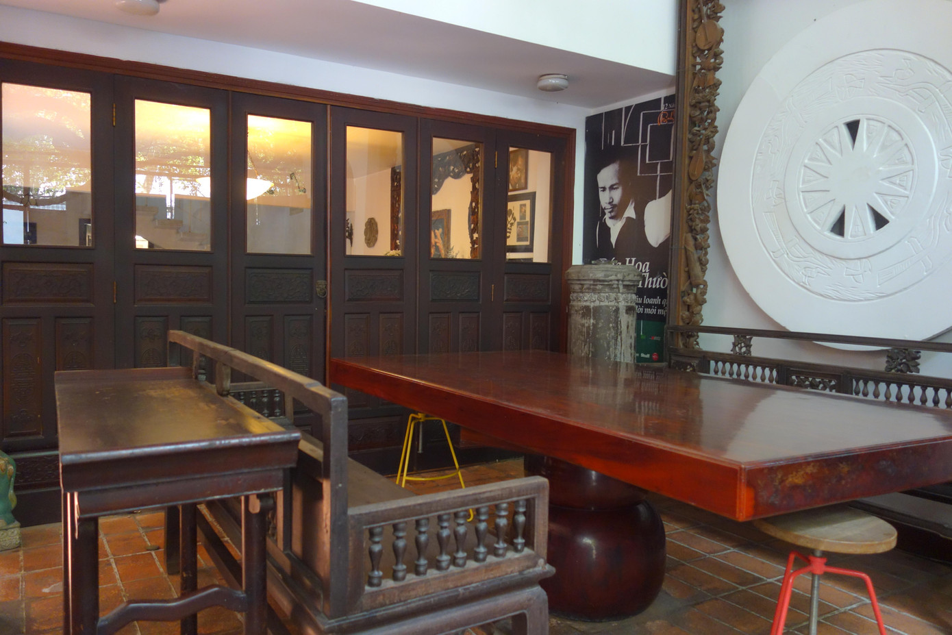 Chiếc sập nơi Trịnh thường ngồi tiếp khách