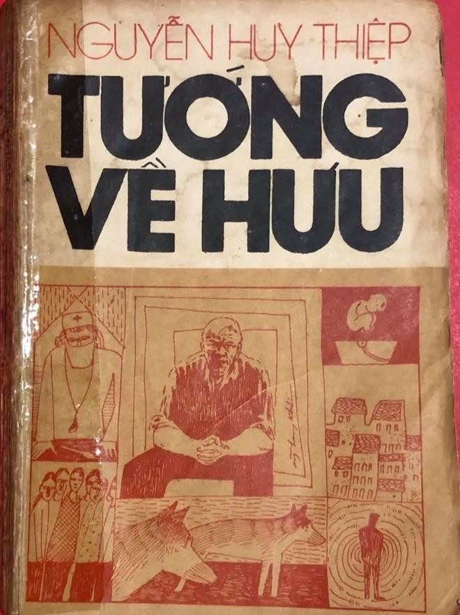 Bìa cuốn "Tương về hưu" bản in lần đầu tiên