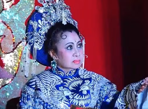 Nghệ sỹ Bạch Mai trong vở "Câu thơ yên ngựa"
