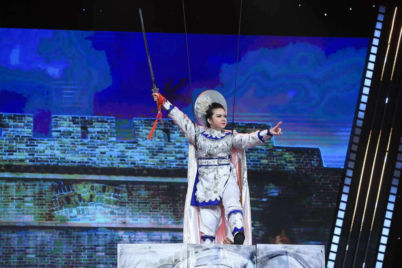 Phần trình diễn của thí sinh Hà Mỹ Anh