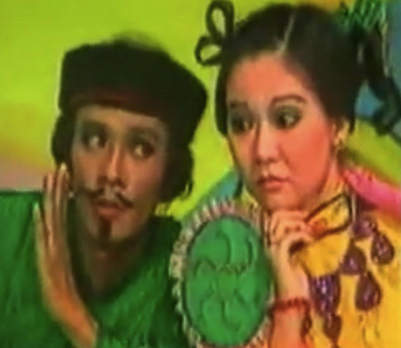 Thanh Điền và Thanh Kim Huệ trong vở "Nghêu- Sò Ốc- Hến) năm 1982 Thanh Điền và Thanh Kim Huệ trong vở "Nghêu- Sò Ốc- Hến) năm 1982