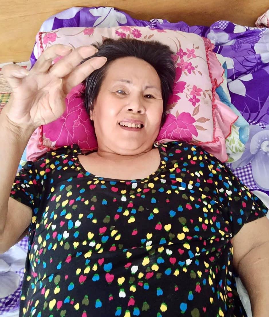 NS Hoàng Lan gửi lời chào tới mọi người (Ảnh Fb Trịnh Kim Chi)