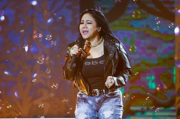 Ngọc Ánh luôn sôi động trên sân khấu