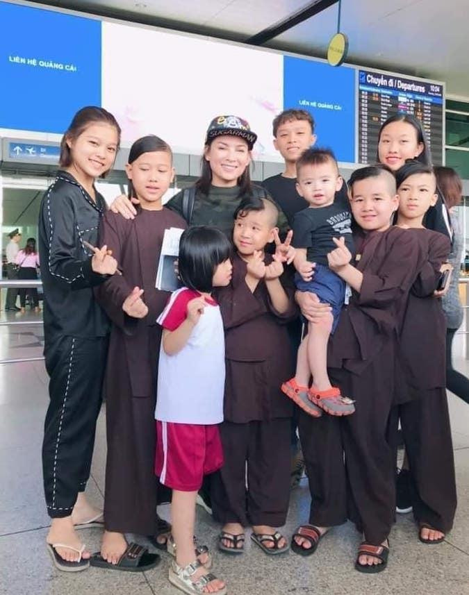 Đại gia đình của ca sỹ Phi Nhung