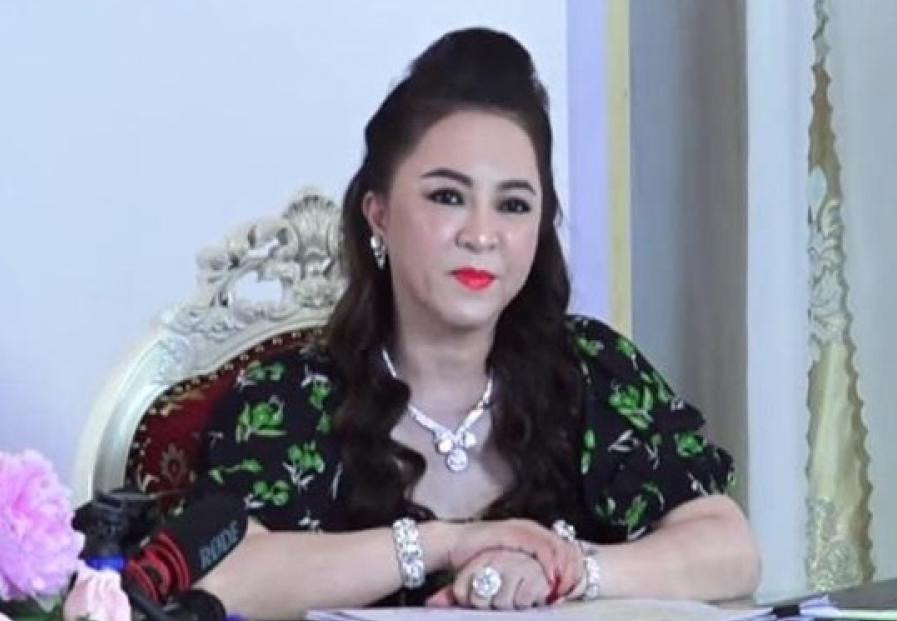 Bà Nguyễn Phương Hằng (ảnh chụp từ trang YouTube nhân vật) Bà Nguyễn Phương Hằng (ảnh chụp từ trang YouTube nhân vật)