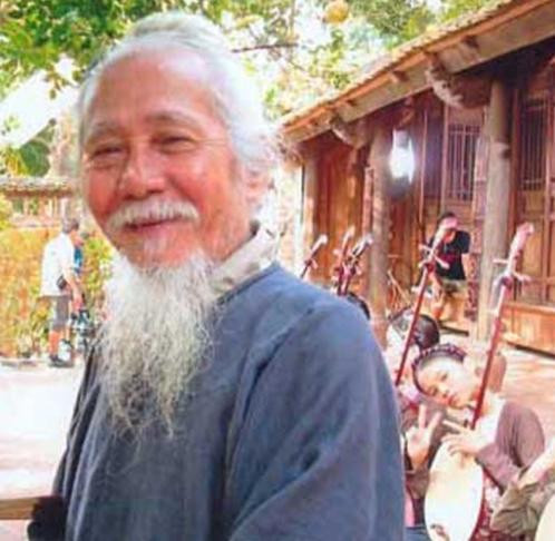 Nghệ sỹ Mai Thành trên phim trường "Long thành cầm giả ca" Nghệ sỹ Mai Thành trên phim trường "Long thành cầm giả ca"