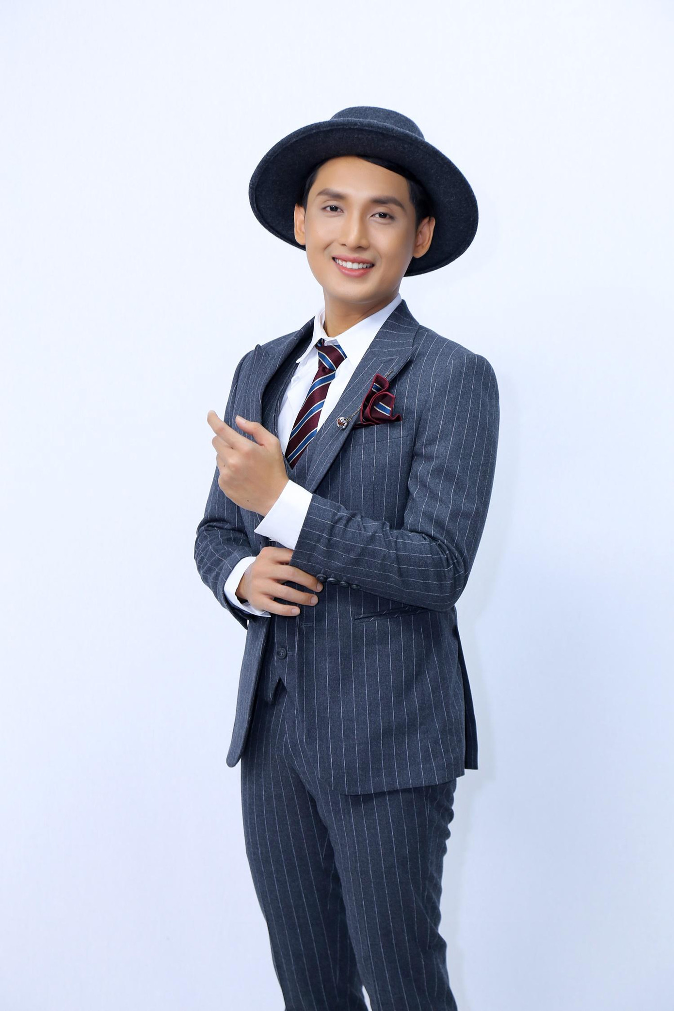 Ca sỹ Đoàn Tuấn Ca sỹ Đoàn Tuấn