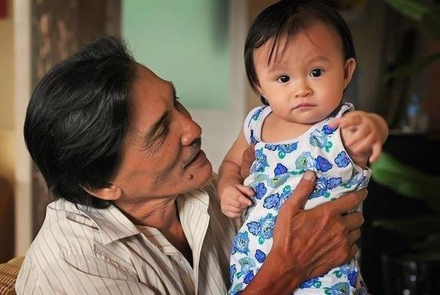 Sợi dây liên kết bền chặt là đứa con gái mà Thương Tín rất yêu thương