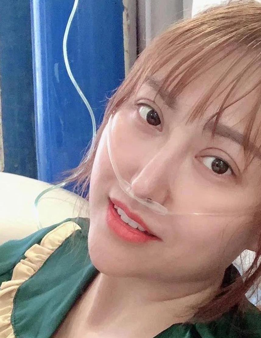 Phi Thanh Vân hiện đang phải thở ô-xy (Ảnh NVCC) Phi Thanh Vân hiện đang phải thở ô-xy (Ảnh NVCC)