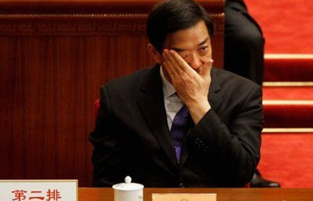 Bạc Hy Lai đang suy sụp. Bạc Hy Lai đang suy sụp