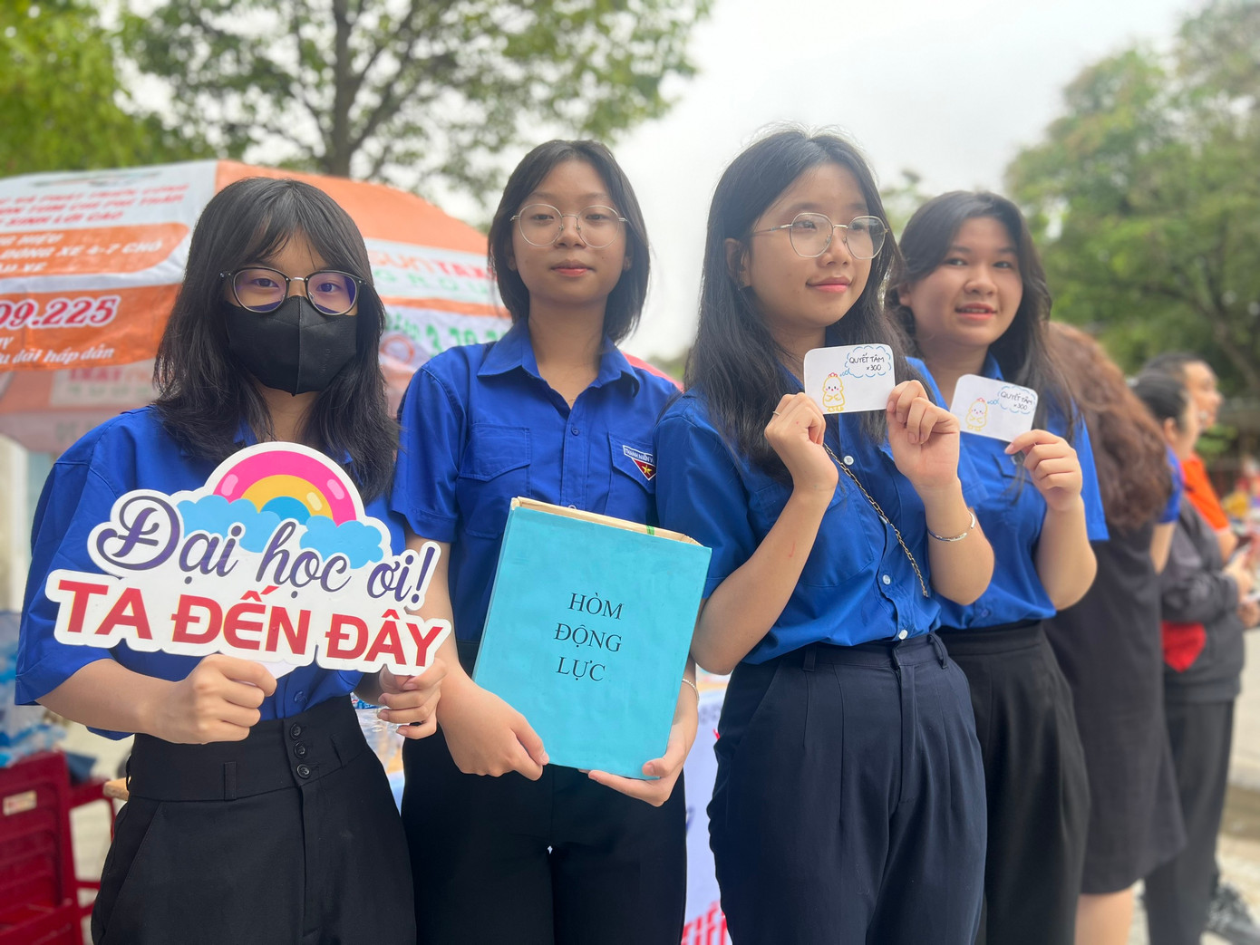 CẬP NHẬT: Kết thúc thi văn, thí sinh tự tin đạt điểm cao ảnh 34