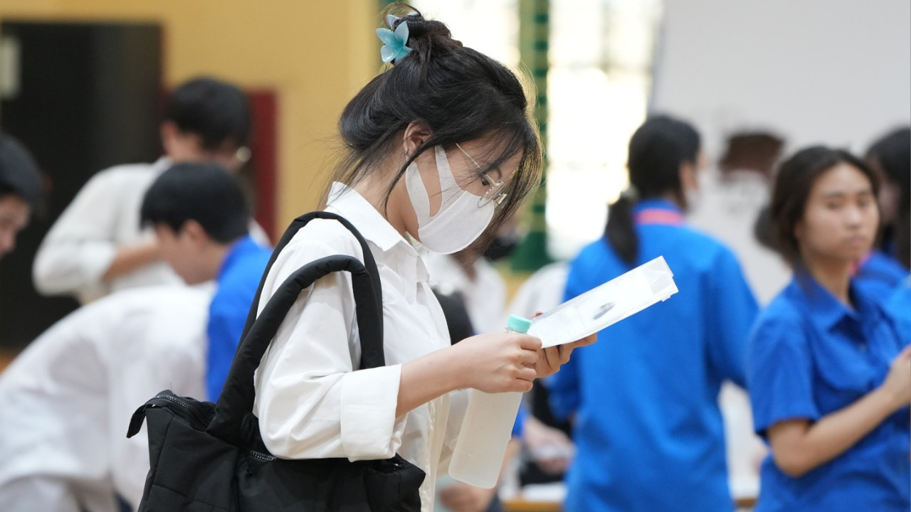 CẬP NHẬT: Kết thúc thi văn, thí sinh tự tin đạt điểm cao ảnh 45