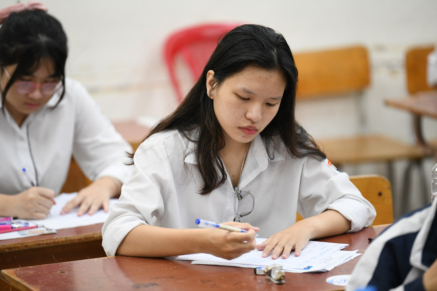 CẬP NHẬT: Kết thúc thi văn, thí sinh tự tin đạt điểm cao ảnh 57