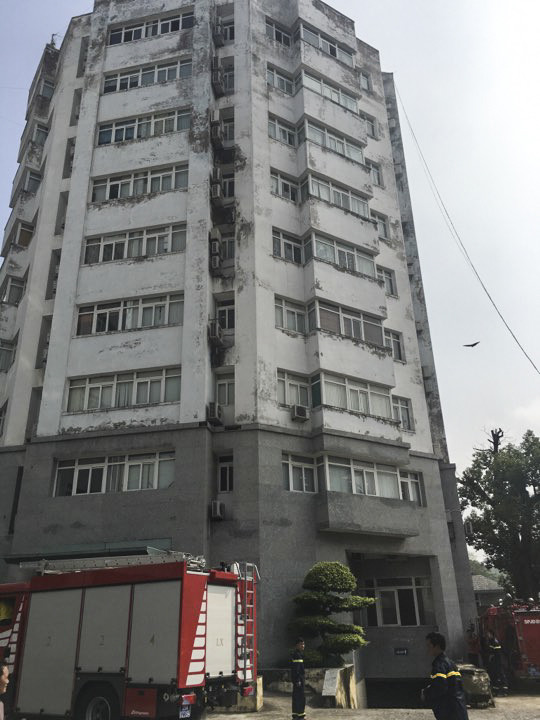 Cháy lớn tại tầng 9 tòa nhà cao tầng trên phố Thụy Khuê ảnh 2