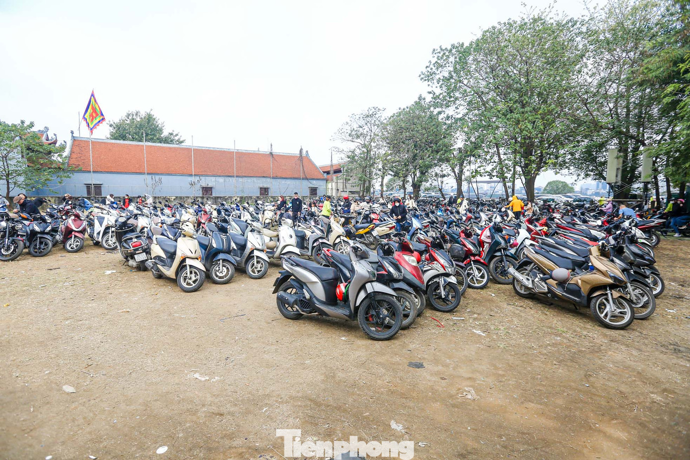 Với xe máy tiến hành thu phí qua tài khoản Ngân hàng (Mã QR)