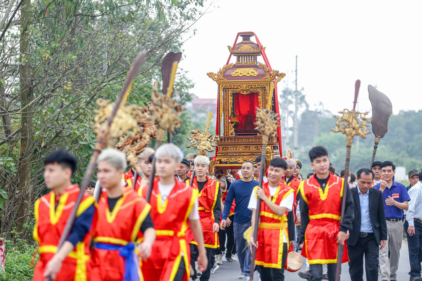 Lễ hội chùa Đậu diễn ra trong 3 ngày từ 8 - 10 tháng Giêng Âm lịch hằng năm. Trong ngày khai hội, hai đoàn thôn Gia Khánh và Gia Phúc rước kiệu và dâng lễ vào chùa.