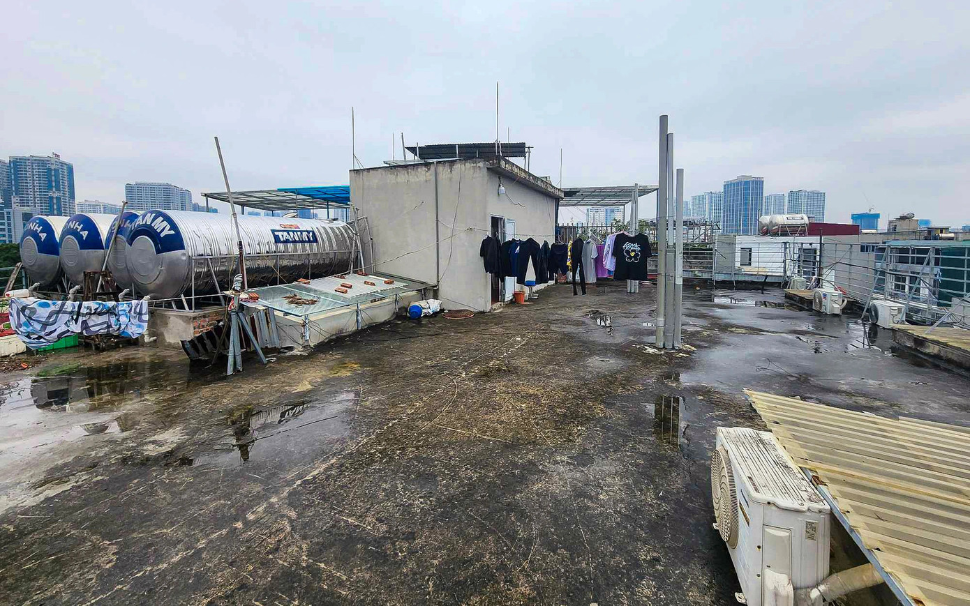 Theo Bí thư Quận ủy Thanh Xuân Bùi Huyền Mai, sau khi nắm thông tin về sự cố tại tòa nhà, quận đã giao các đơn vị liên quan kiểm tra tình trạng hư hại và đề nghị toàn bộ người dân di dời để đảm bảo an toàn