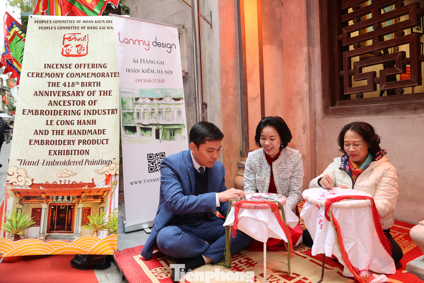 Bên cạnh triển lãm, BTC còn tổ chức các buổi Workshop thêu tay cho người dân và du khách, giới thiệu các sản phẩm thêu tay làm quà lưu niệm cho du khách.