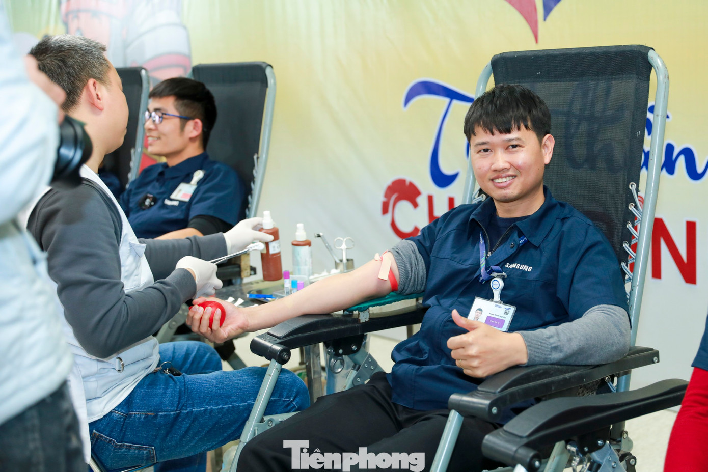 Chương trình hiến máu tình nguyện "Chung dòng máu Việt 2024" được tổ chức tại SEVT thành 2 đợt (đợt 1 từ ngày 21 - 22/2, đợt 2 từ ngày 28 - 29/2) với mục tiêu tiếp nhận 2.000 đơn vị máu. Tính riêng đợt 1, với sự hưởng ứng của nhân viên SEVT, đã có 1.196 đơn vị máu được hiến thành công, qua đó đạt 60% mục tiêu đặt ra.