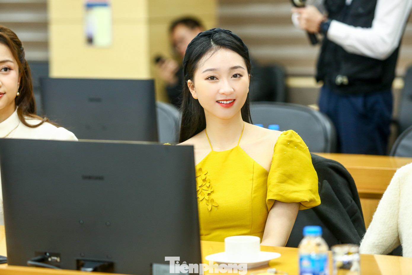 Người đẹp Nguyễn Ngọc Mai - Người đẹp Nhân ái, Top 5 Hoa hậu Việt Nam 2022 và người đẹp Kim Trà My - Á khôi Thanh lịch Hà Nội 2023 có mặt tại chương trình.