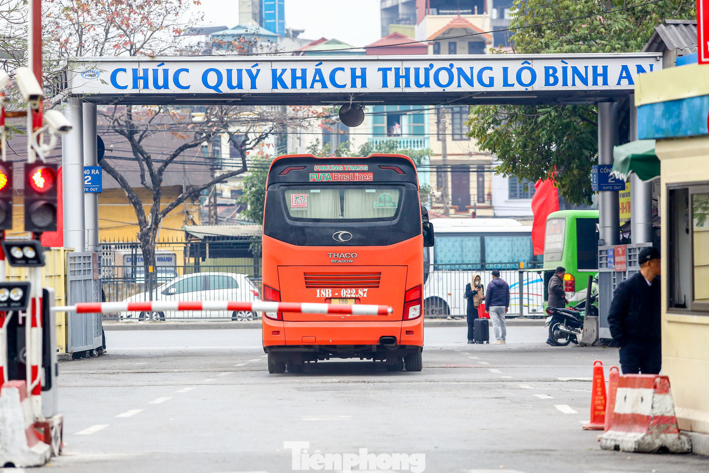 Chuyến xe về Nam Định cuối cùng tại bến xe Giáp Bát.