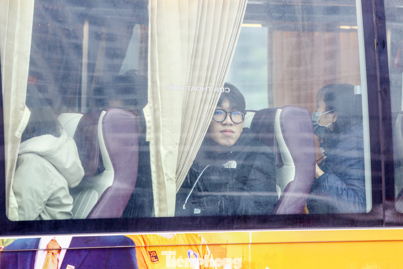 Những vị khách mong ngóng được về quê sau cả một năm làm việc vất vả.