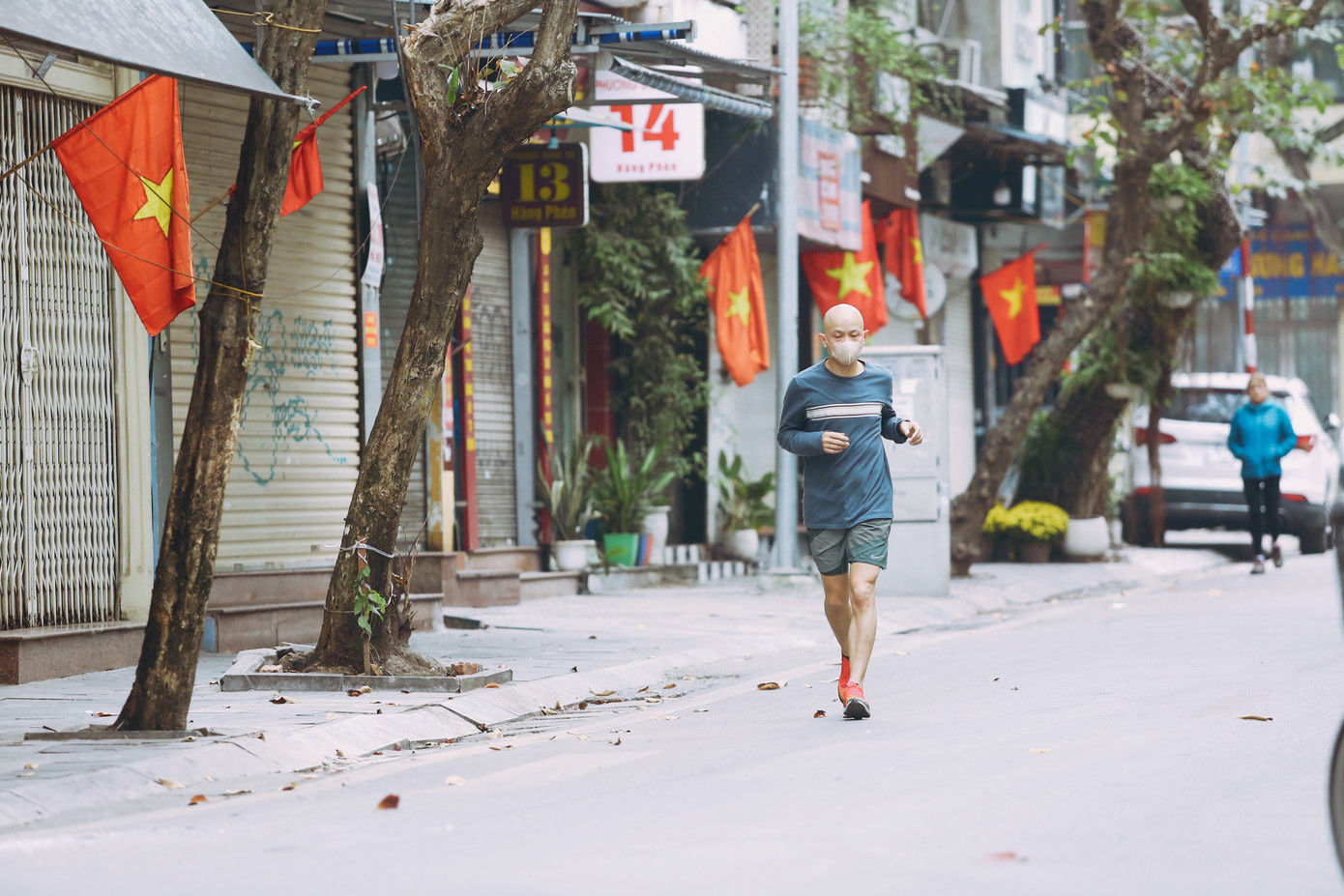 Nhiều người dân vẫn giữ thói quen tập thể dục buổi sáng kể cả mùng 1.