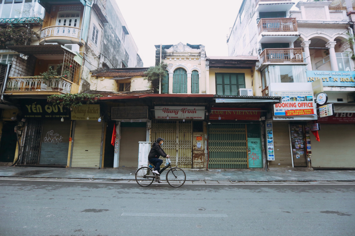 Không còi xe ồn ã, không người qua tấp nập, không khói bụi ngập tràn.