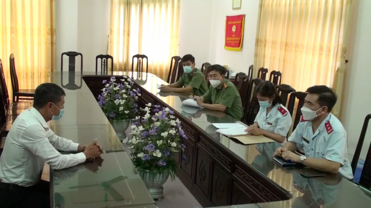 N.V.L làm việc với các cơ quan chức năng. N.V.L làm việc với các cơ quan chức năng.