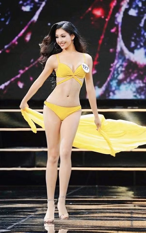 Lê Thanh Tú giành giải Người đẹp Áo dài của cuộc thi Hoa hậu Việt Nam 2018, Người đẹp Tài năng của cuộc thi Miss World Việt Nam 2019 và Top 15 cuộc thi Hoa hậu Hoàn vũ 2017. Lê Thanh Tú giành giải Người đẹp Áo dài của cuộc thi Hoa hậu Việt Nam 2018, Người đẹp Tài năng của cuộc thi Miss World Việt Nam 2019 và Top 15 cuộc thi Hoa hậu Hoàn vũ 2017.