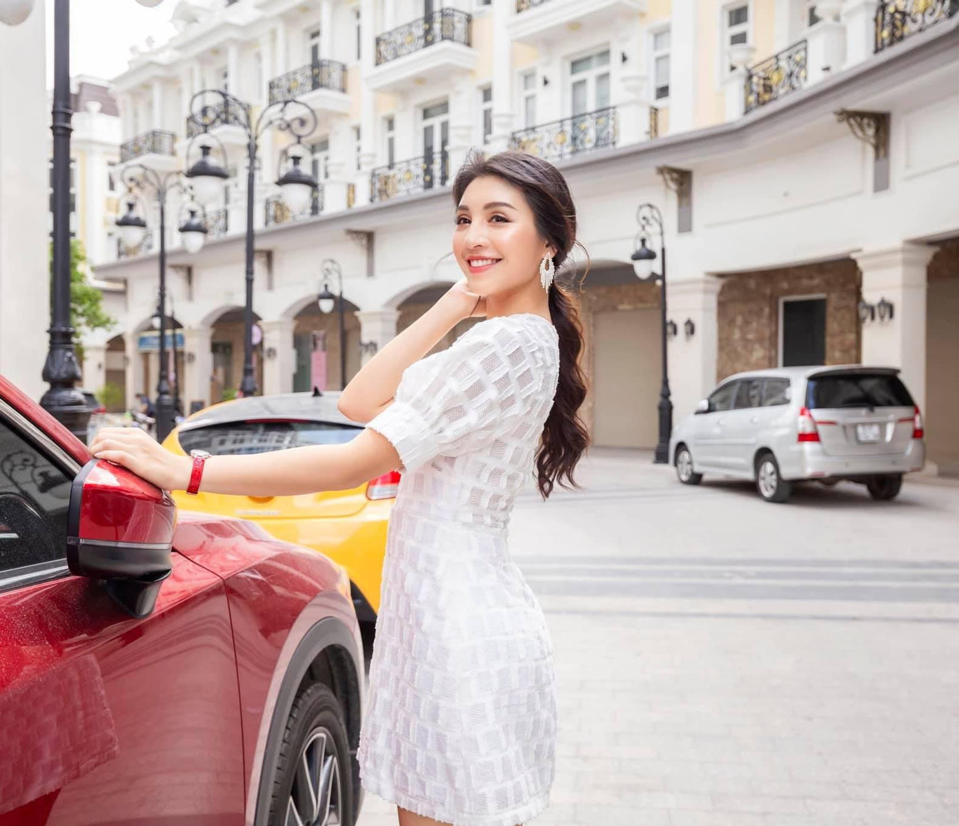 Thanh Tú gửi lời chúc nhân ngày Doanh nhân Việt Nam (13/10). Thanh Tú gửi lời chúc nhân ngày Doanh nhân Việt Nam (13/10).