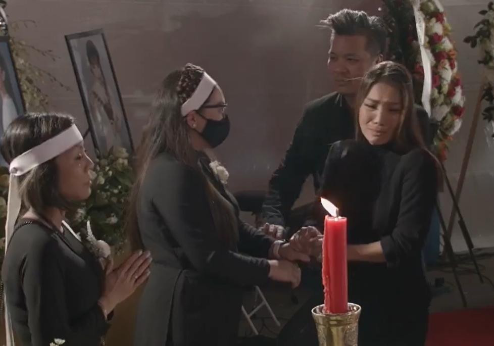 Ca sĩ Hồng Ngọc không kìm được xúc động khi nhắc lời hứa Phi Nhung sẽ về Mỹ dự sinh nhật của cô nhưng bỏ lỡ.