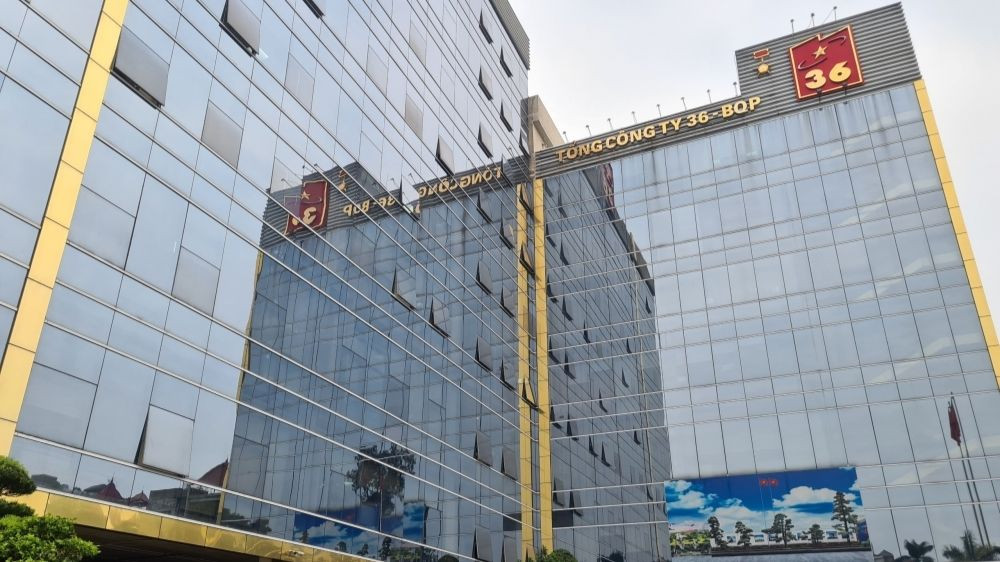 Với hành vi chiếm gần 90.000m2 đất tại xã Liên Sơn (huyện Lương Sơn), Tổng Công ty 36 bị UBND tỉnh ban tỉnh Hòa Bình xử phạt và buộc nộp lại số lợi bất hợp pháp với tổng số tiền hơn 1,3 tỷ đồng.
