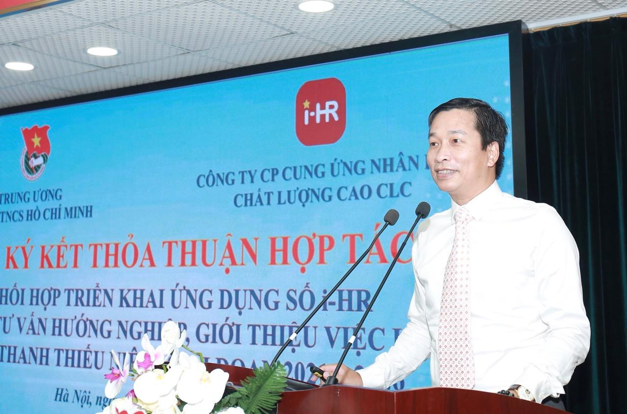 Ông Trần Vũ Thành, Chủ tịch HĐQT Công ty CLC cho biết, ứng dụng số i-HR là nền tảng công nghệ trên hệ điều hành iOS và Android