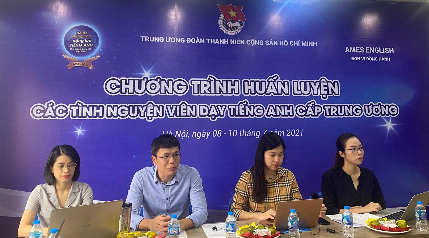 Đại diện Trung ương Đoàn Thanh niên Cộng sản Hồ Chí Minh và các đơn vị liên quan cùng đội ngũ giảng viên tại Chương trình. Đại diện Trung ương Đoàn Thanh niên Cộng sản Hồ Chí Minh và các đơn vị liên quan cùng đội ngũ giảng viên tại Chương trình.