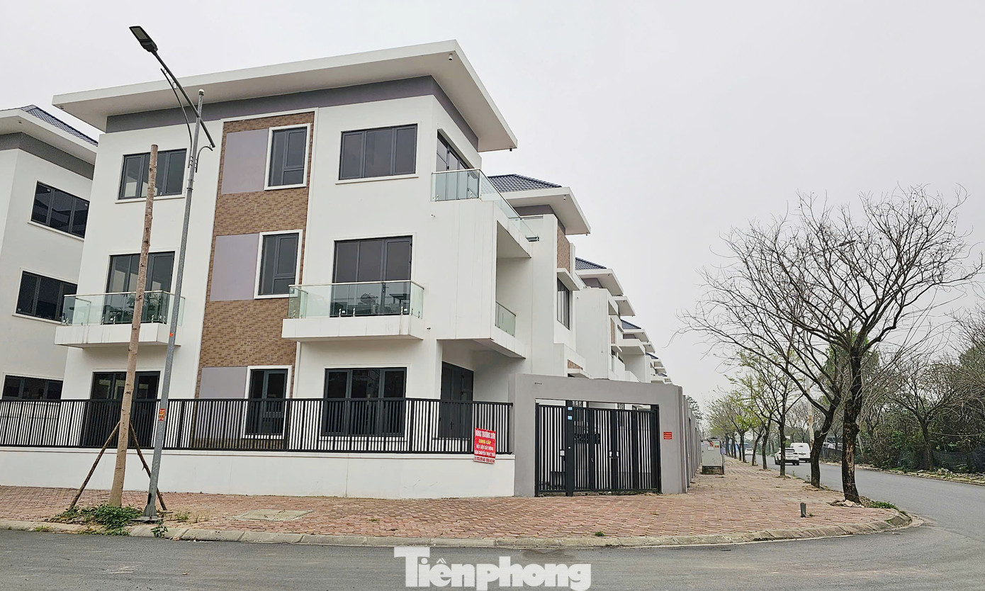 Biệt thự, liền kề khu đô thị Thanh Hà đang được rao bán từ 150-200 triệu đồng/m2 sau thông tin được tiếp tục xây dựng. Biệt thự, liền kề khu đô thị Thanh Hà đang được rao bán từ 150-200 triệu đồng/m2 sau thông tin được tiếp tục xây dựng.