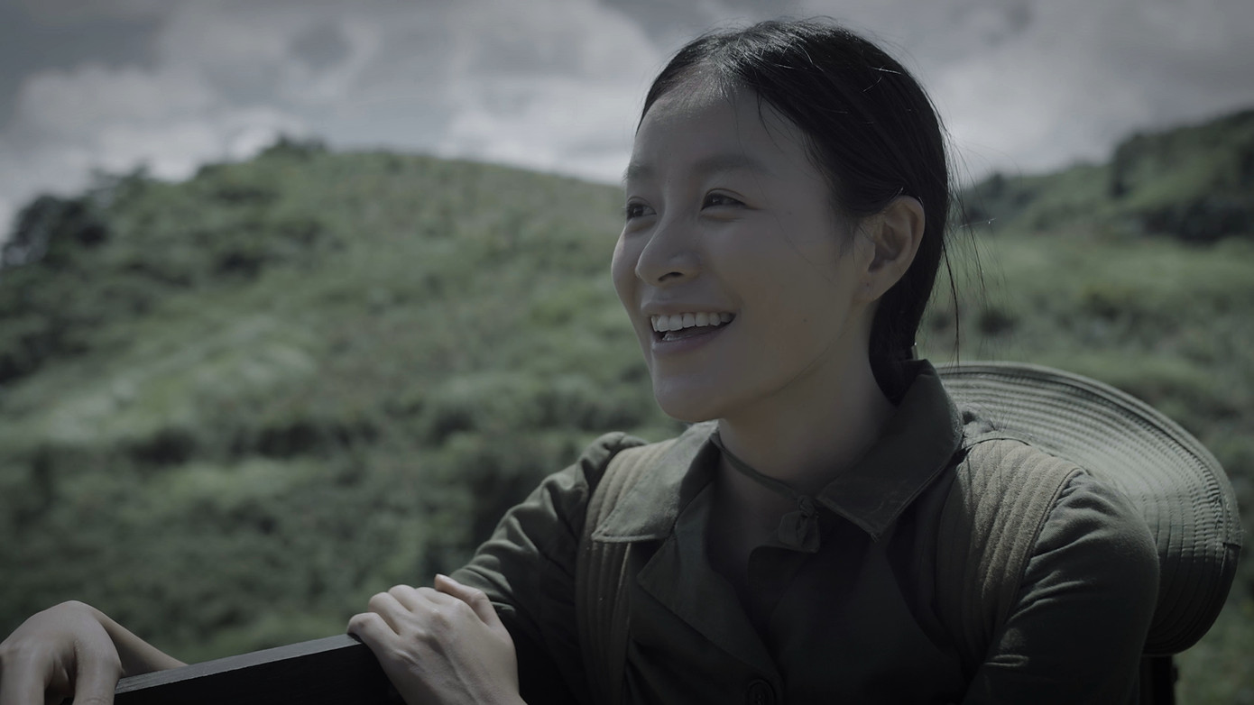 Diễn viên Huyền Trang chia sẻ rằng cô biết ơn vì có cơ hội được hóa thân vào vai y tá tại bệnh xá T1, được sống trọn vẹn với nhân vật và hiểu được những gian nan mất mát của thế hệ xưa để có được hòa bình hôm nay.