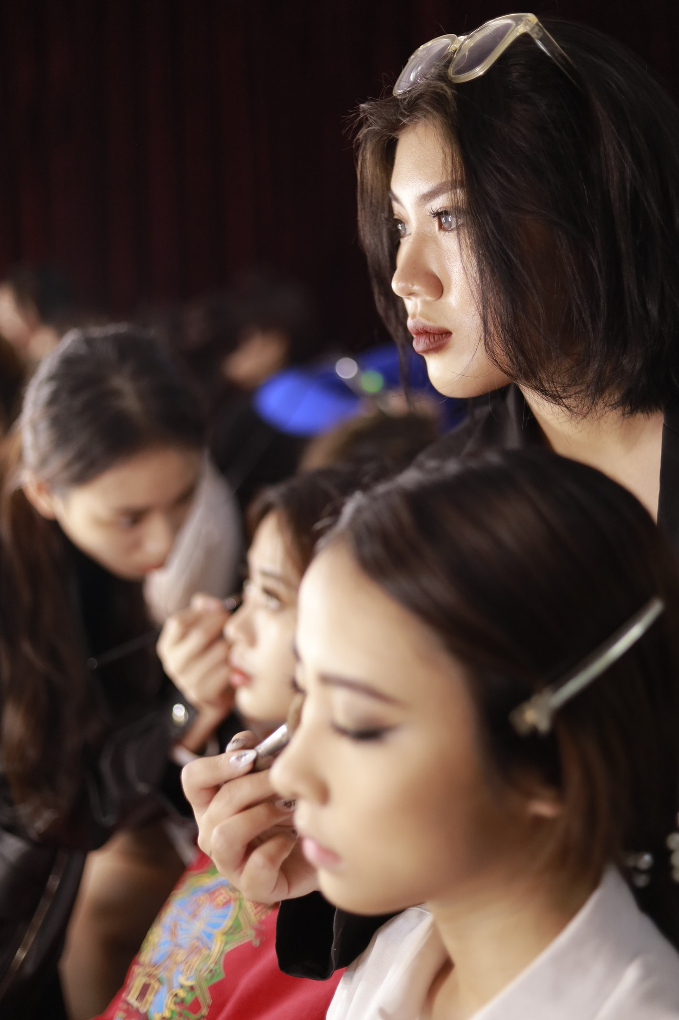 Phương Nhi dành thời gian thực hành chuyên ngành của mình thông qua công việc Makeup. Phương Nhi dành thời gian thực hành chuyên ngành của mình thông qua công việc Makeup.