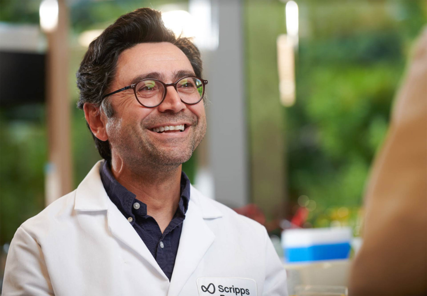 Nghiên cứu khoa học từng là điều Ardem Patapoutian không hề nghĩ tới, chưa kể là thắng giải Nobel. Nghiên cứu khoa học từng là điều Ardem Patapoutian không hề nghĩ tới, chưa kể là thắng giải Nobel.