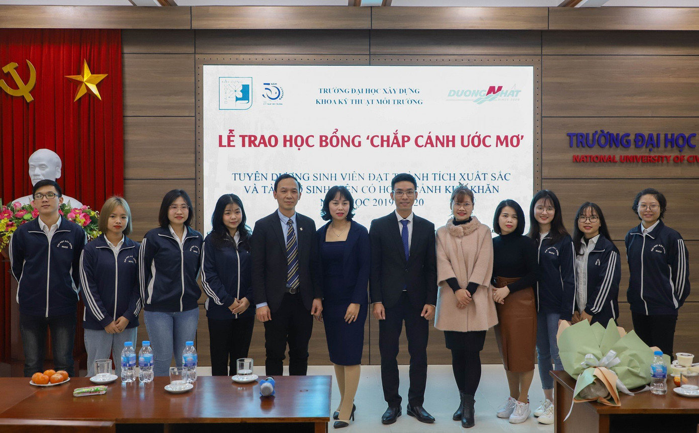 Lễ trao học bổng " Chắp cánh ước mơ".