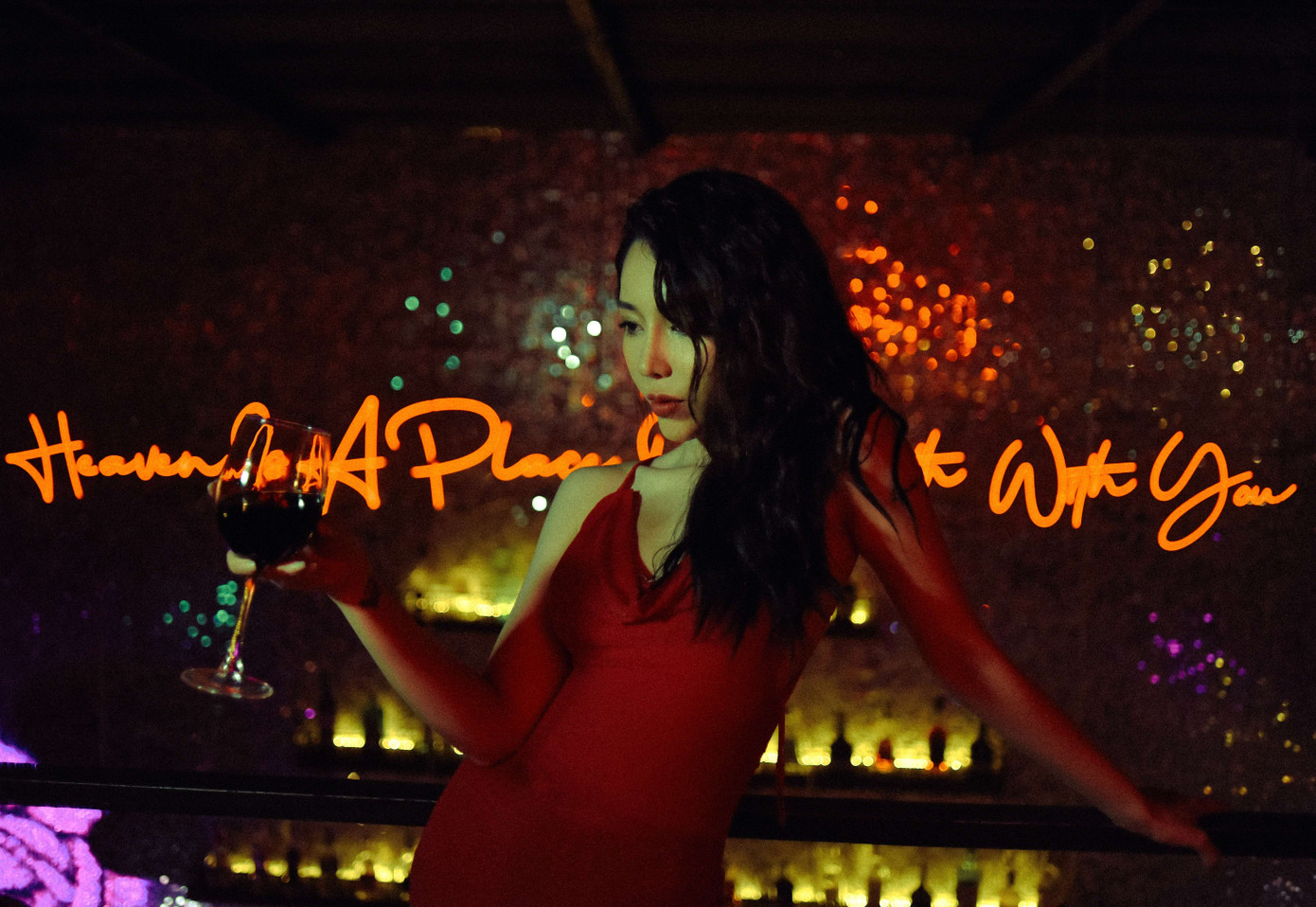 Khi gia đình gặp chuyện, Phương Thanh rơi vào cảm giác trầm tư và ước ao có thể làm được nhiều hơn.