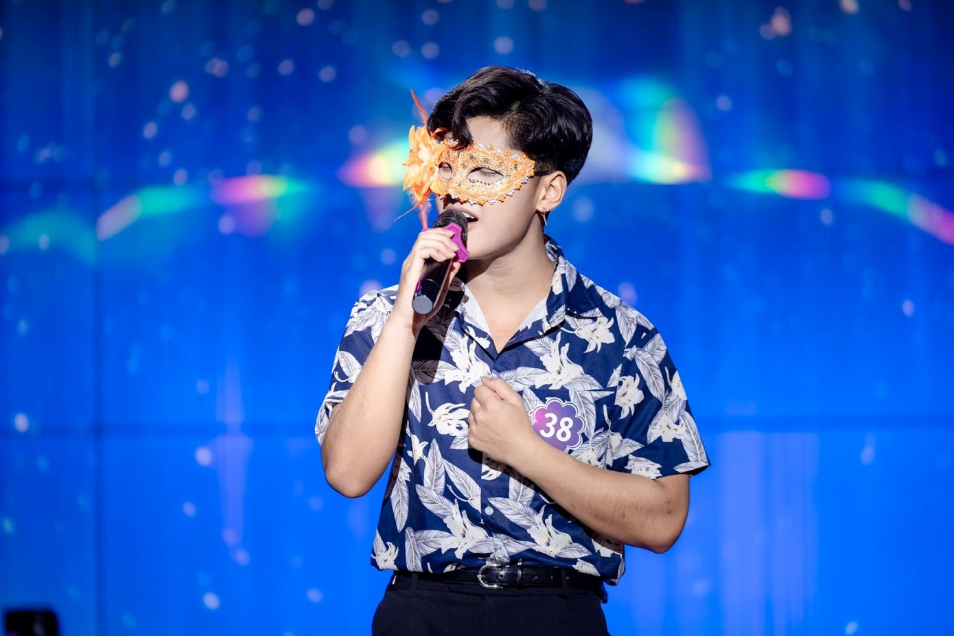 Việt Quân tham gia cuộc thi The Masked Singer AOF 2024.