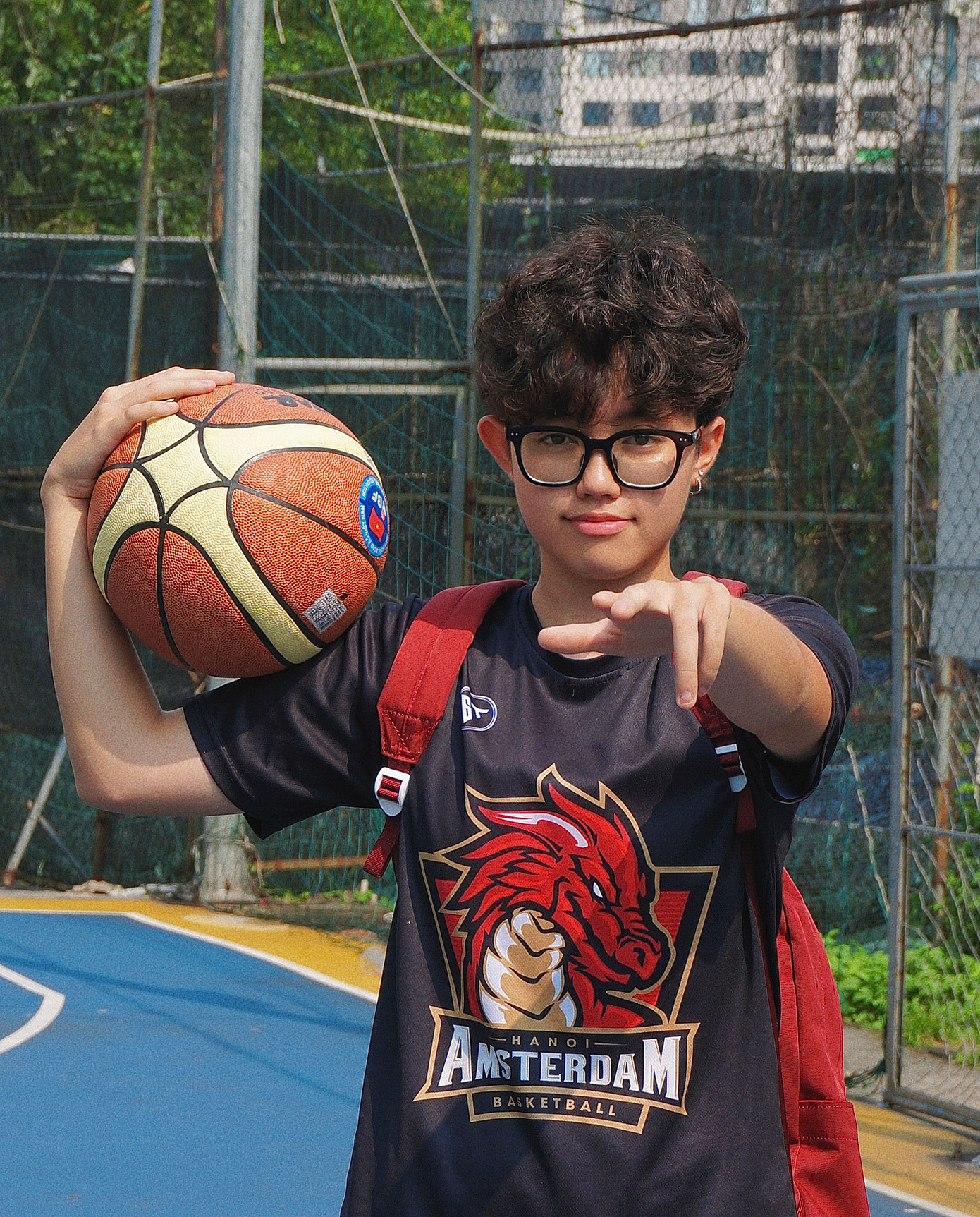Bóng rổ không chỉ đơn thuần là một môn thể thao giúp mình cải thiện sức khỏe mà còn mang lại những cảm xúc khác biệt.