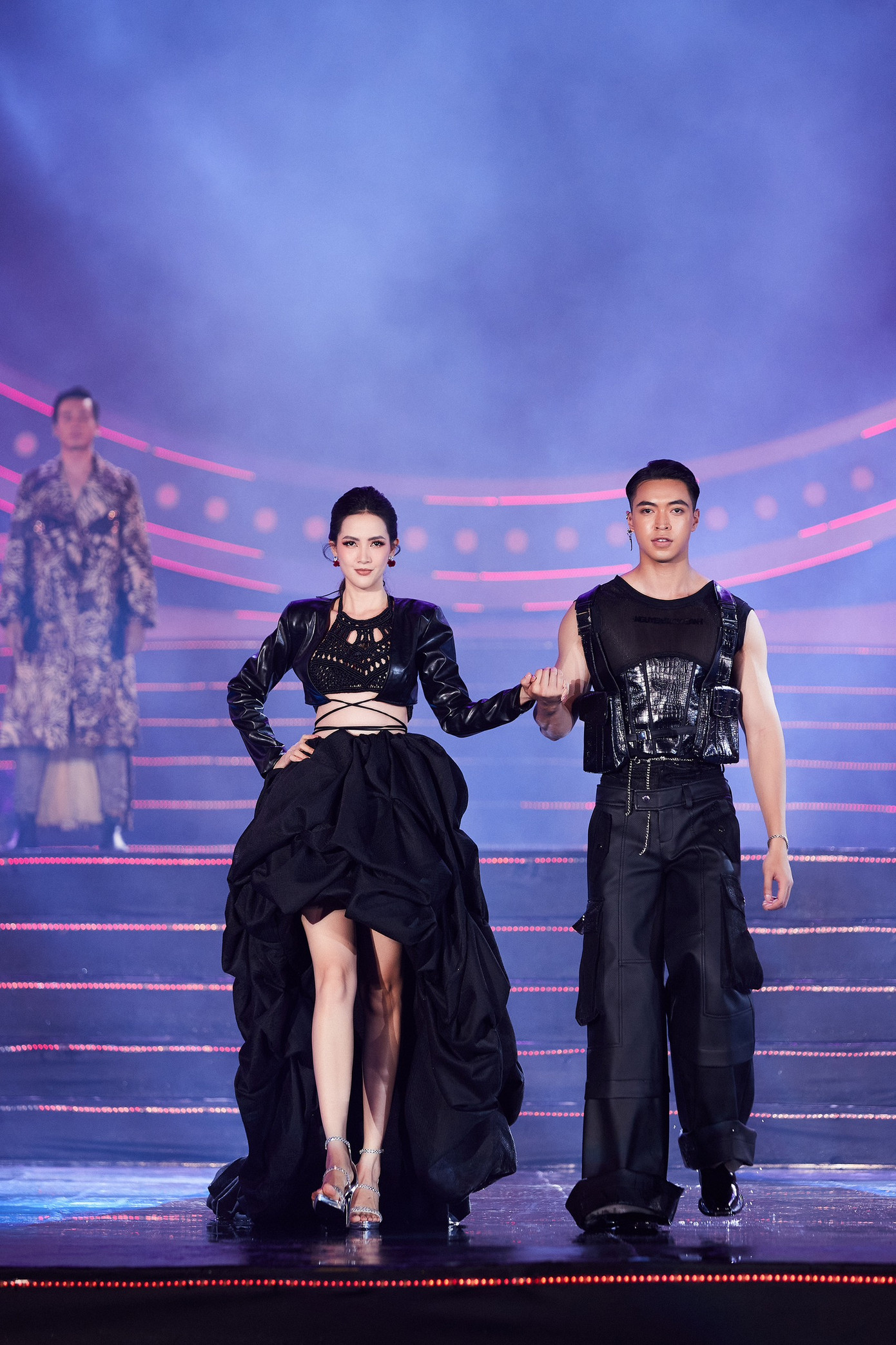 Phan Thị Mơ - Hoa hậu Đại sứ Du lịch Thế giới 2019, Hiển Trần - Nam vương Fitness Supermodel World 2023.