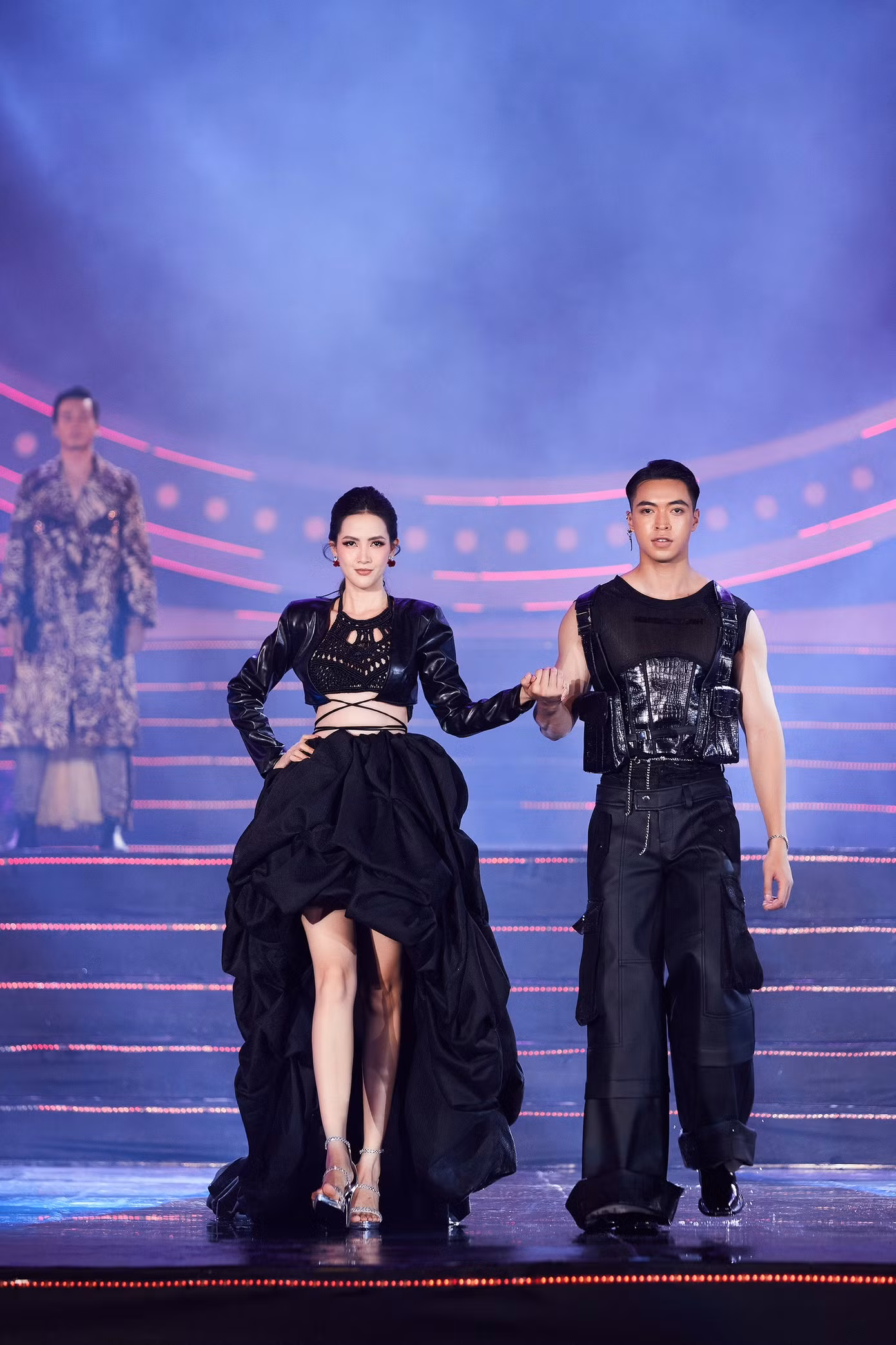 Phan Thị Mơ - Hoa hậu Đại sứ Du lịch Thế giới 2019, Hiển Trần - Nam vương Fitness Supermodel World 2023. Phan Thị Mơ - Hoa hậu Đại sứ Du lịch Thế giới 2019, Hiển Trần - Nam vương Fitness Supermodel World 2023.