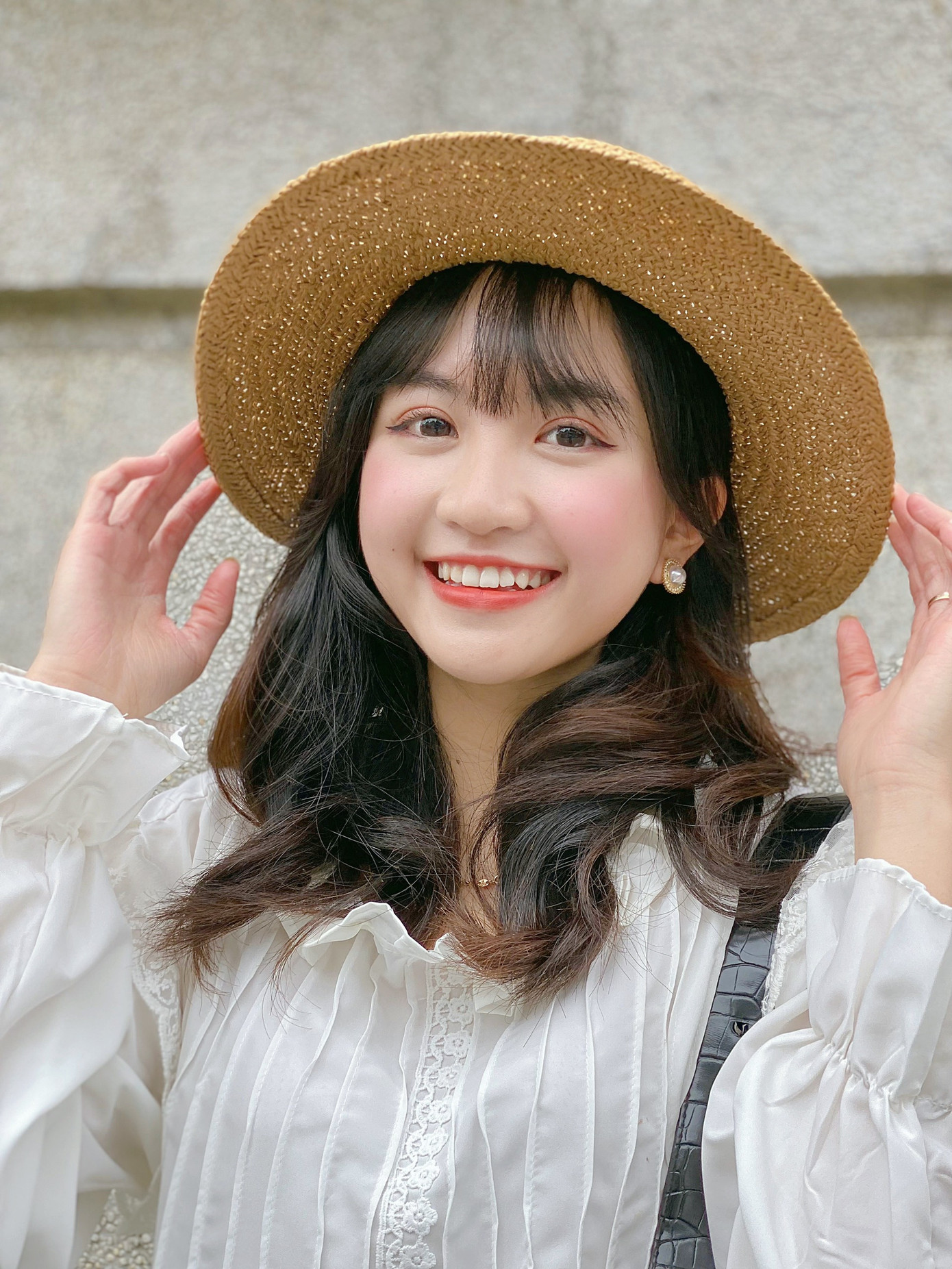 Hà Thị Bảo Vân sở hữu nét đẹp trong sáng, nụ cười ' tỏa nắng'.