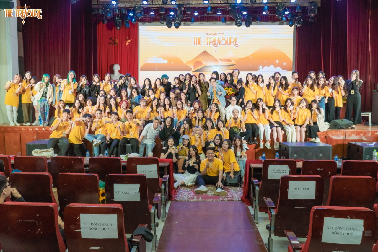 Spotlight là sự kiện được các bạn sinh viên chuẩn bị công phu kỹ lưỡng (Ảnh: BTC )