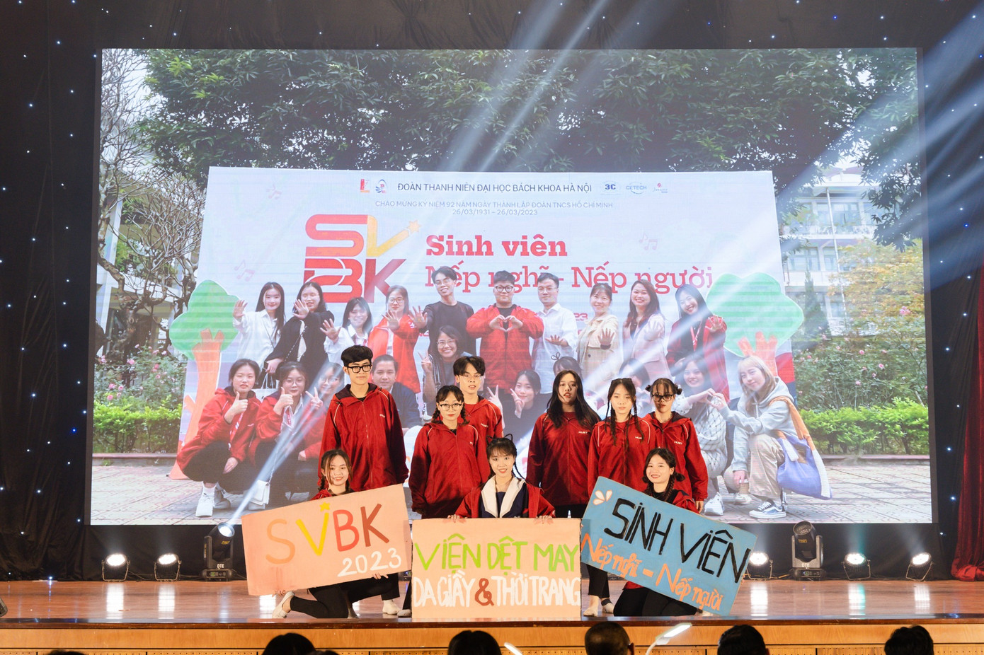 Viện Dệt may – Da giầy và Thời trang (Đại học Bách khoa Hà Nội).