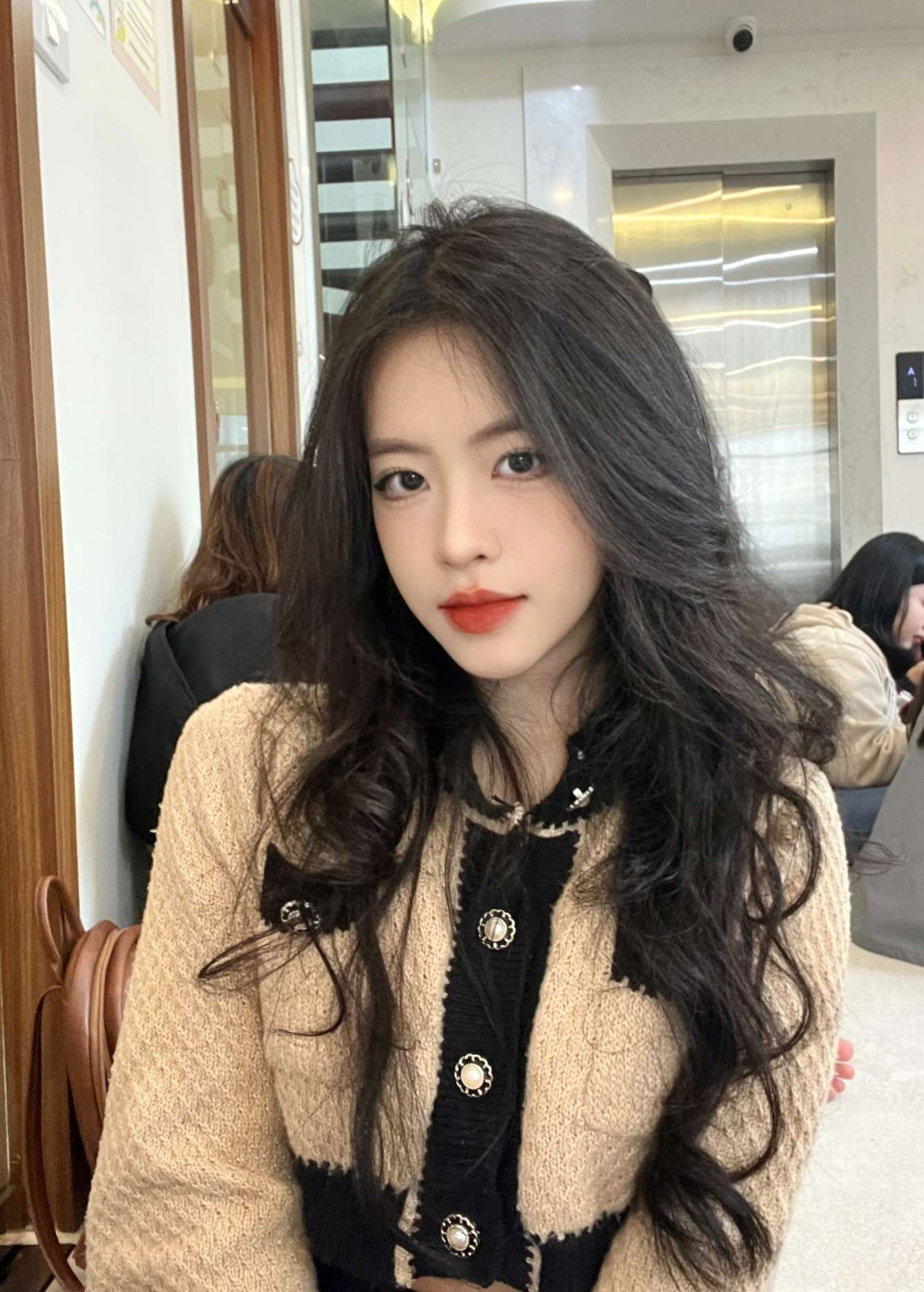 Lã Phương Thảo (sinh năm 2002) là sinh viên khoa Tài chính ngân hàng, trường Đại học Kinh tế - Đại học Quốc Gia Hà Nội.